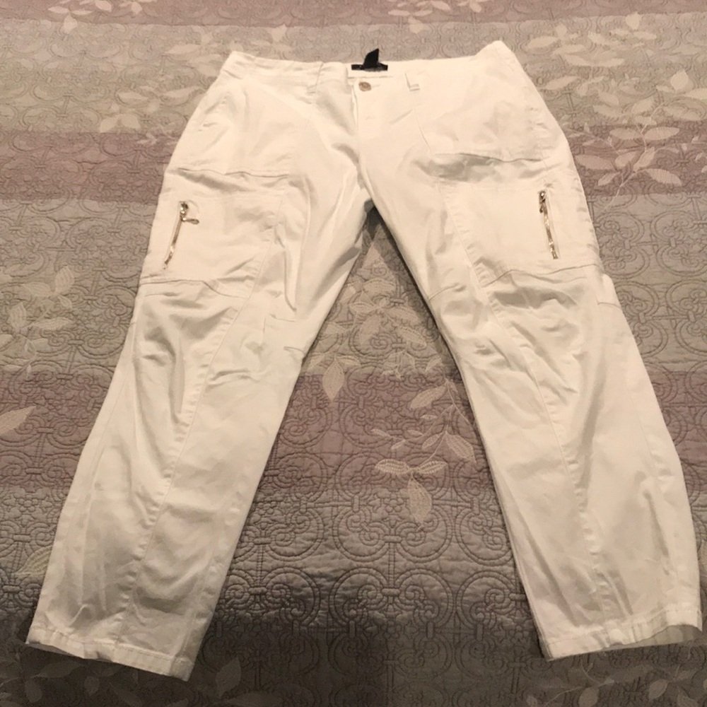 EUC White House Black Market White Pants